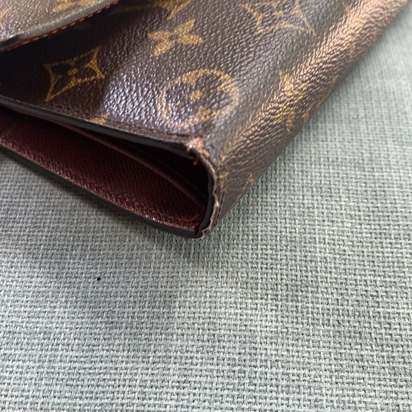 Louis Vuitton Monogram Pochette Passport TriFold Long Wallet - Picture 11 of 12
